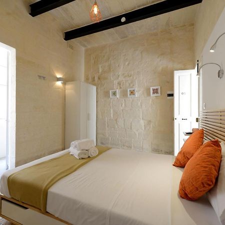 Private Rooms With Bathroom In Valletta Exterior photo