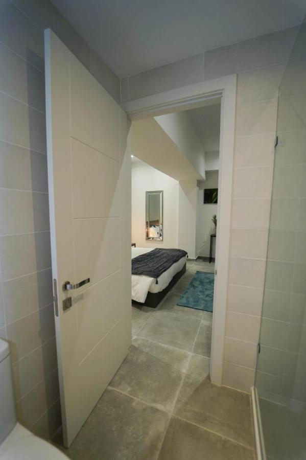 Private Rooms With Bathroom In Valletta Exterior photo