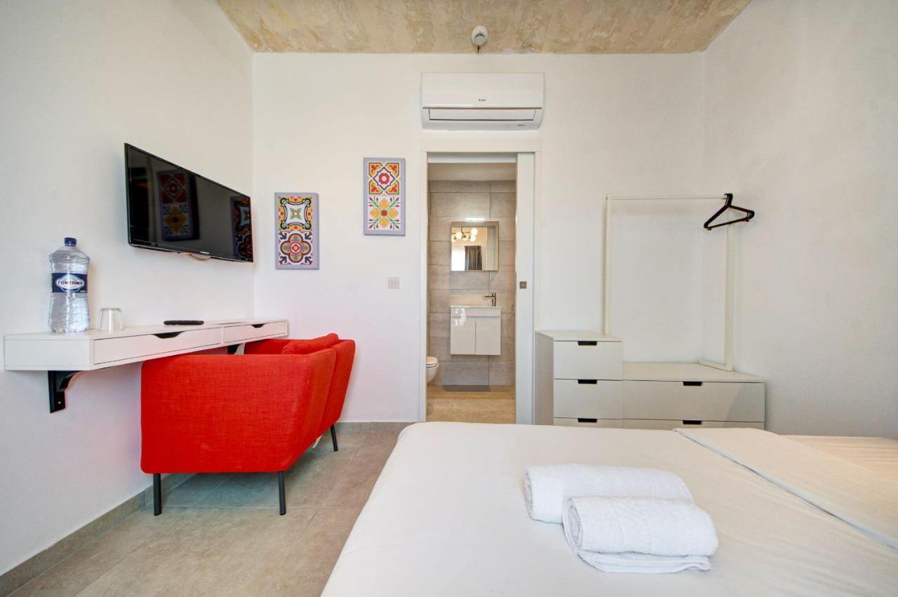 Private Rooms With Bathroom In Valletta Exterior photo