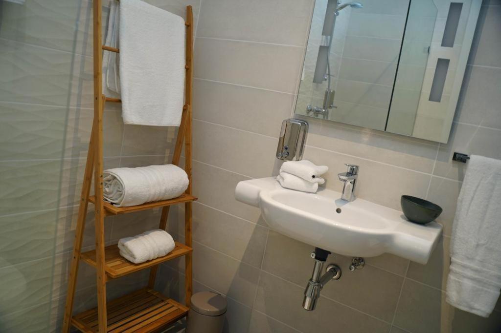 Private Rooms With Bathroom In Valletta Exterior photo
