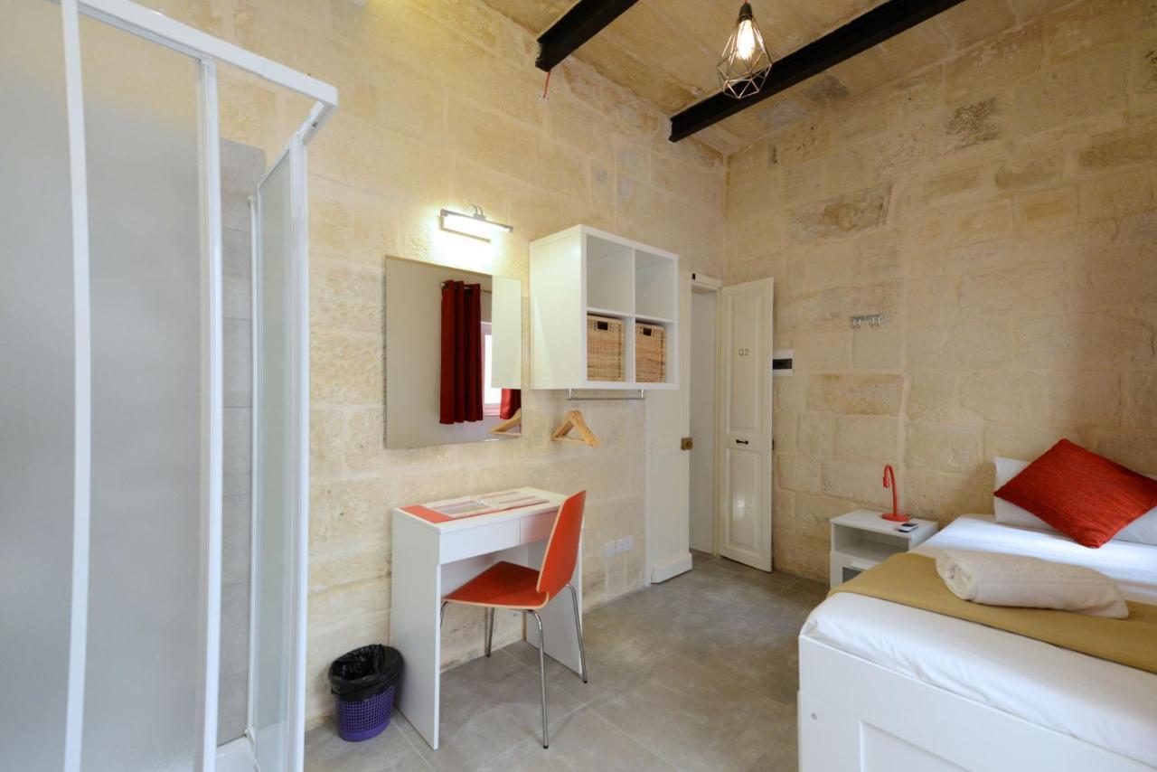 Private Rooms With Bathroom In Valletta Exterior photo