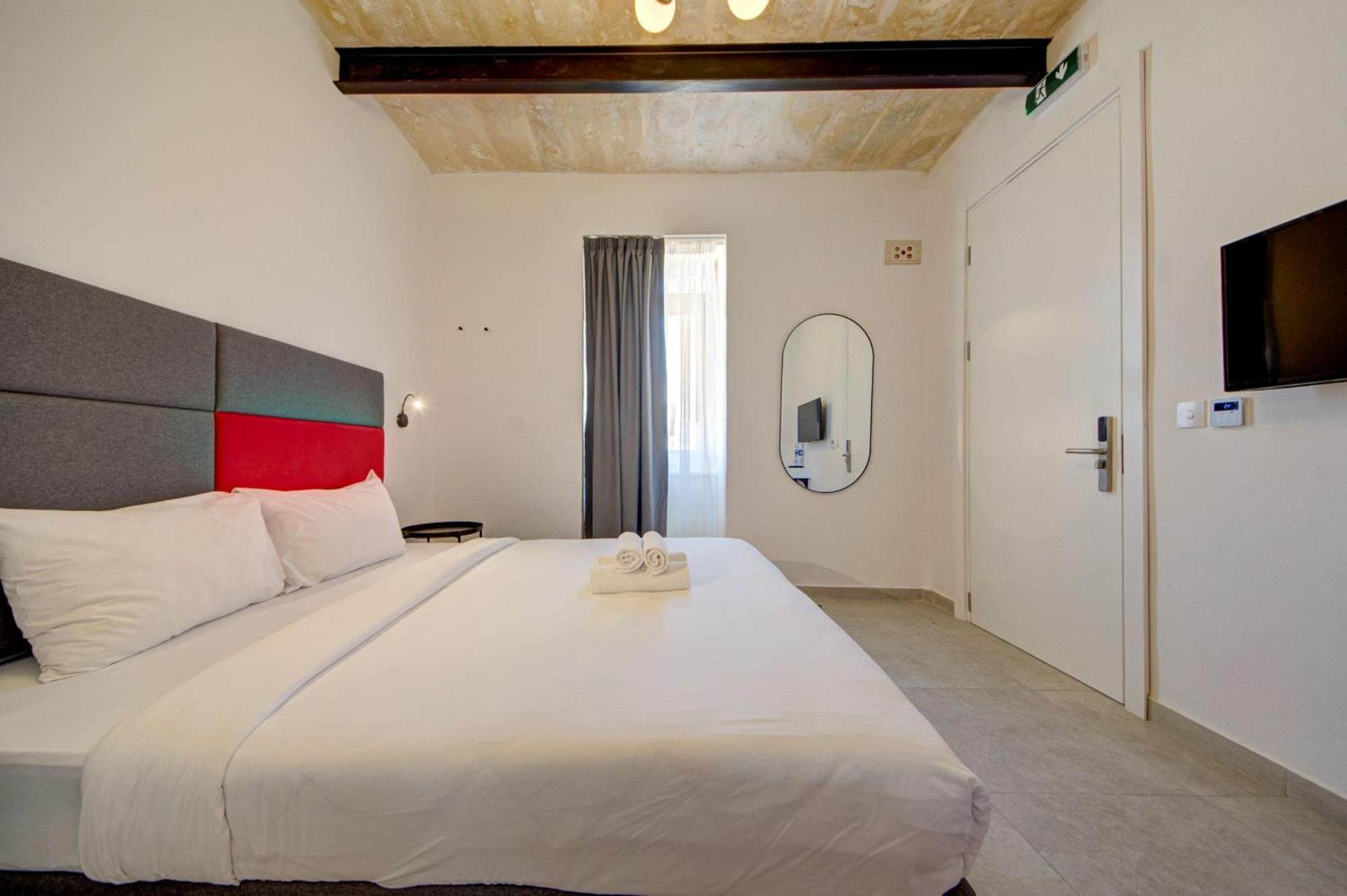 Private Rooms With Bathroom In Valletta Exterior photo